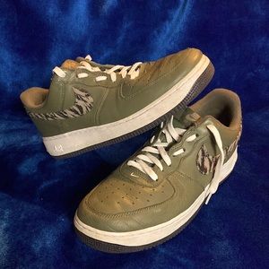 Camo Air Force 1… lightly worn